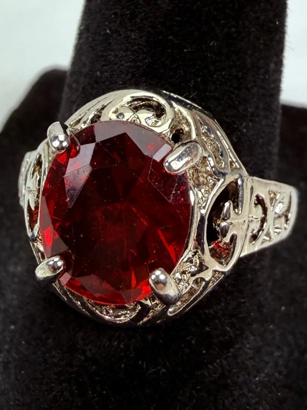 Vintage silvertone red center bling size 8 1/4 ring